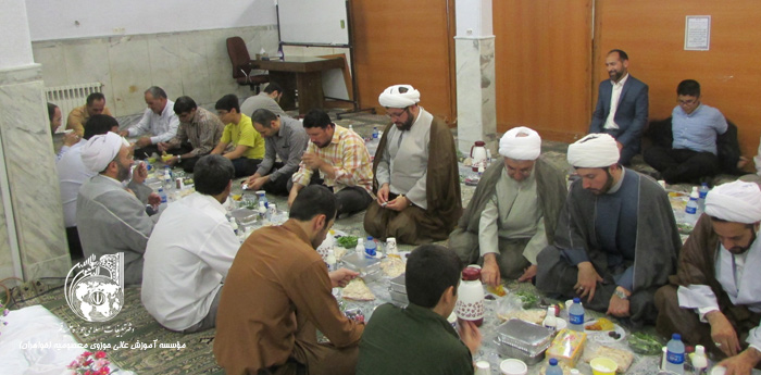 برگزاری ضیافت افطاری