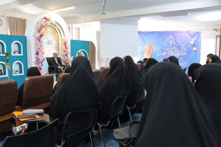 حال اضطرار در دعا؛ راه محبوب شدن نزد خداوند از نگاه حجت‌الاسلام اعوانی