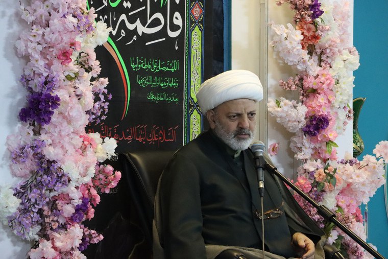 بررسی ابعاد توحید، معرفت نفس و جایگاه عبودیت در مسیر کمال انسانی